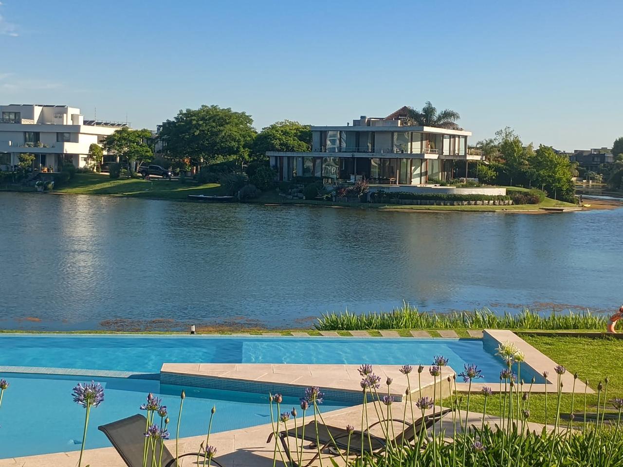 WhatsApp Image 2025-12-12 at 14.44.36