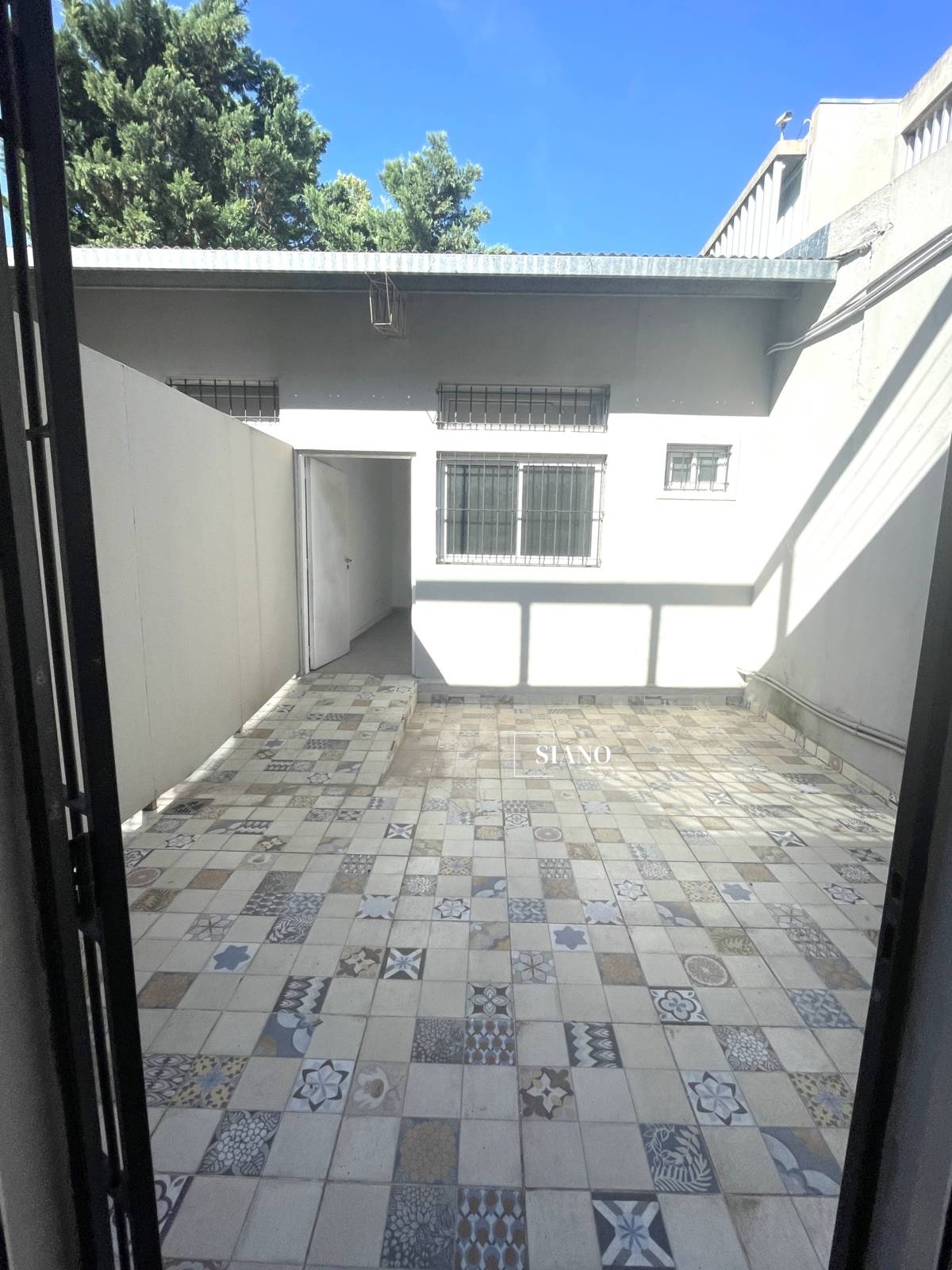 Local Patio y depósito